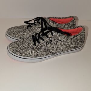 Vans Off The Wall Black And White 7.5